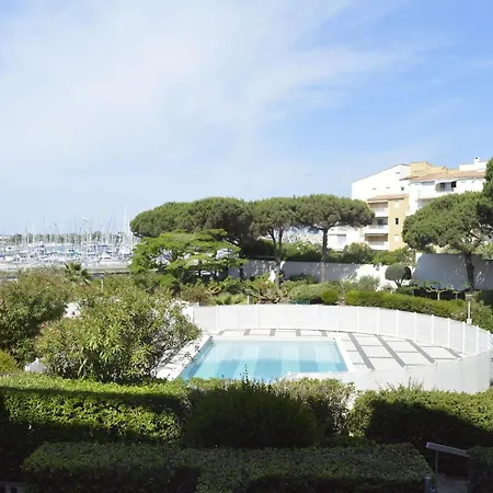 Apartment Renove Avec Piscine, Loggia Et Parking - 600m De La Et 200m Du Port - Fr-1-249-357 Agde
